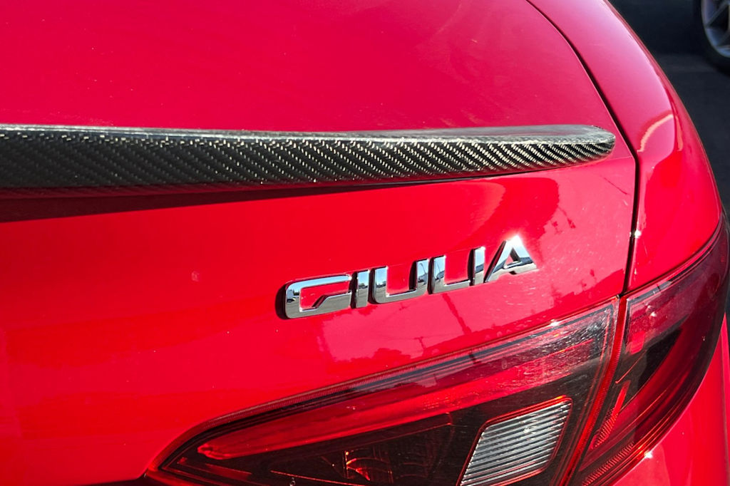 Thumbnail: 2019 Alfa Romeo Giulia - 5