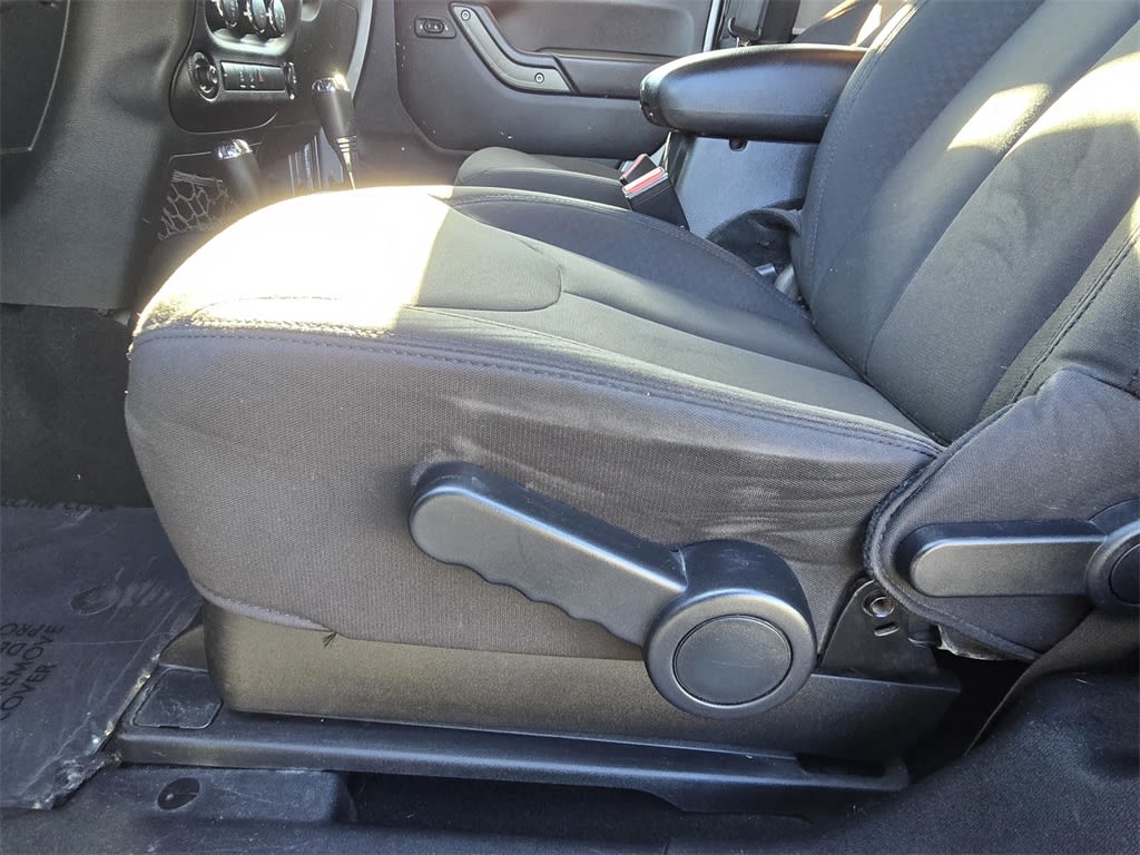 Thumbnail: 2017 Jeep Wrangler - 17