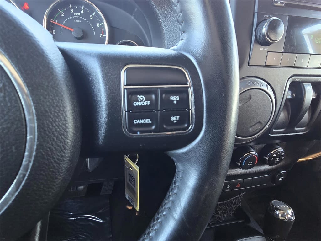 Thumbnail: 2017 Jeep Wrangler - 21