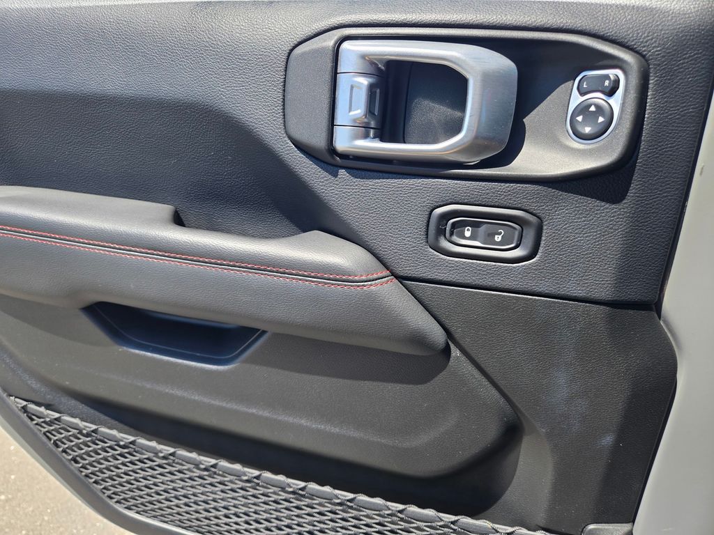 Thumbnail: 2019 Jeep Wrangler - 20