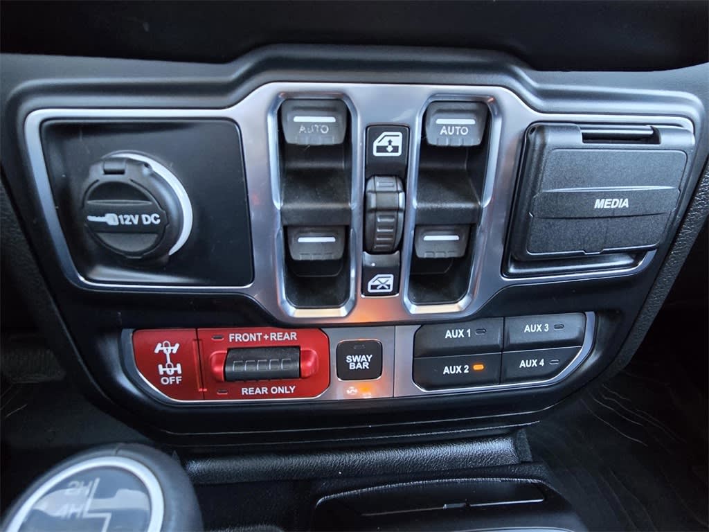 Thumbnail: 2019 Jeep Wrangler - 19