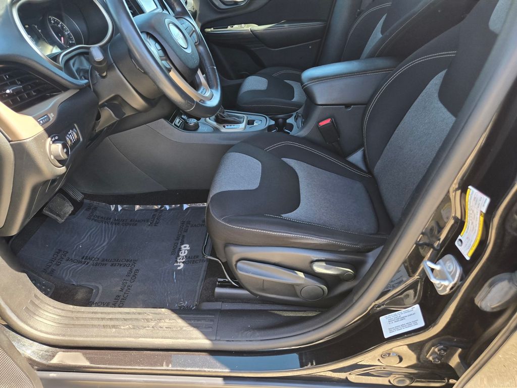 Thumbnail: 2014 Jeep Cherokee - 9