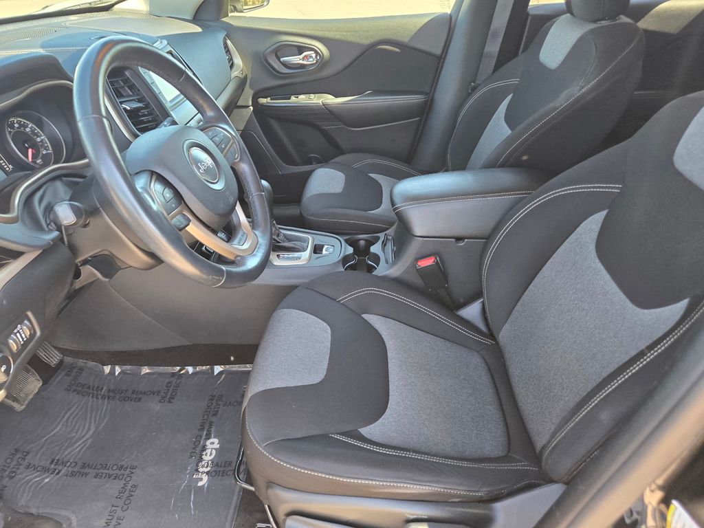 Thumbnail: 2014 Jeep Cherokee - 8