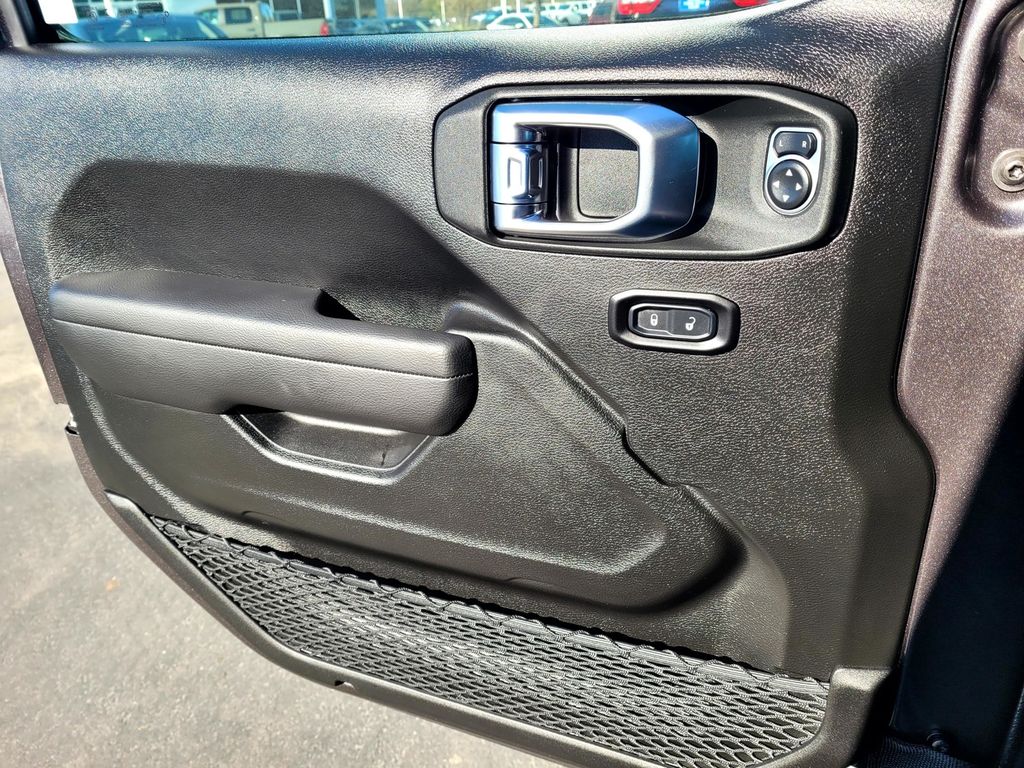 Thumbnail: 2026 Jeep Wrangler - 19