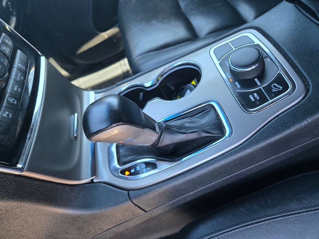 Thumbnail: 2021 Jeep Grand Cherokee - 18