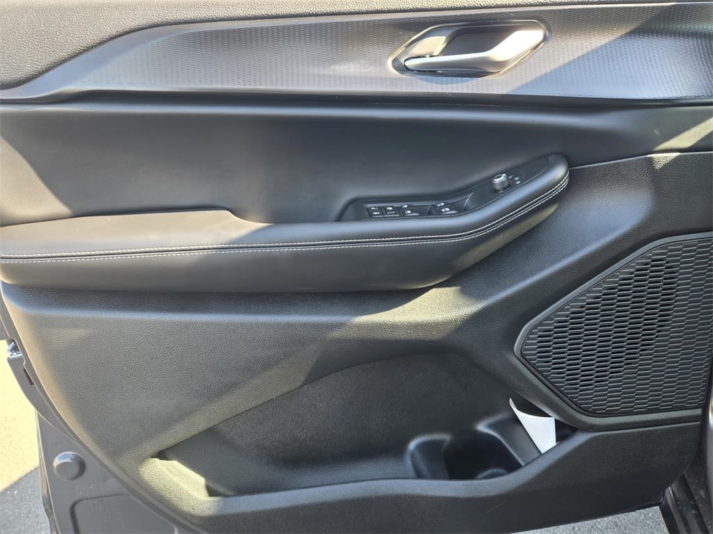 Thumbnail: 2025 Jeep Grand Cherokee - 18