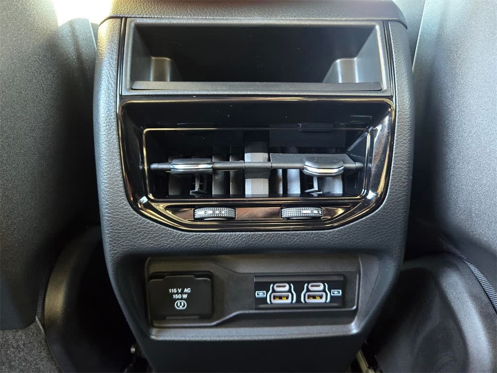 Thumbnail: 2025 Jeep Grand Cherokee - 16