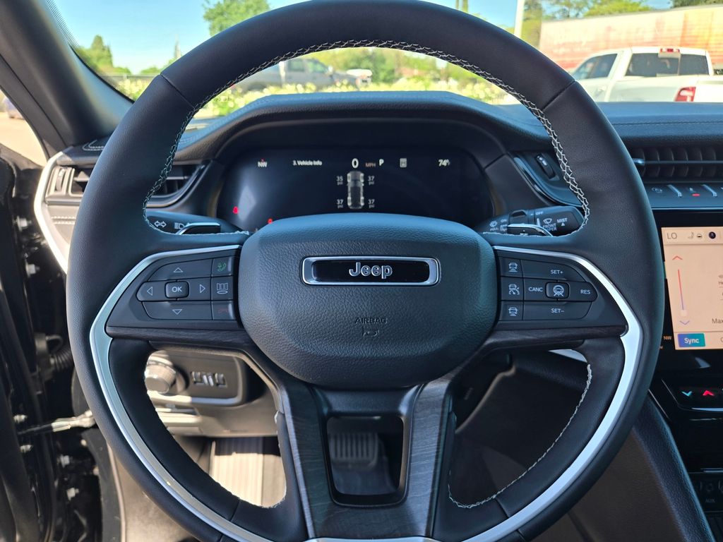 Thumbnail: 2026 Jeep Grand Cherokee - 11