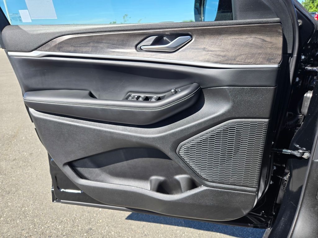 Thumbnail: 2026 Jeep Grand Cherokee - 20