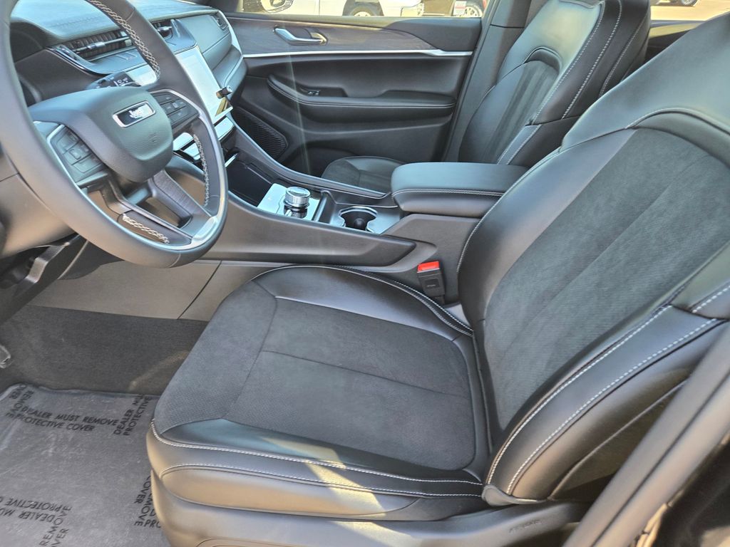 Thumbnail: 2026 Jeep Grand Cherokee - 8