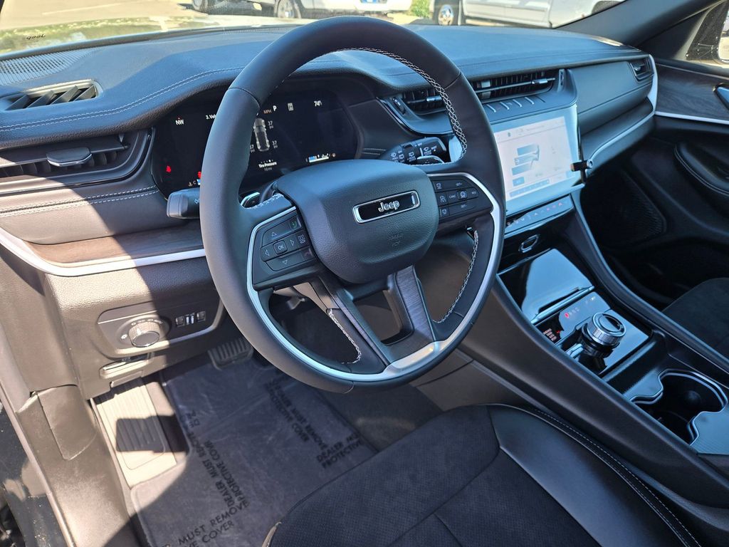 Thumbnail: 2026 Jeep Grand Cherokee - 7