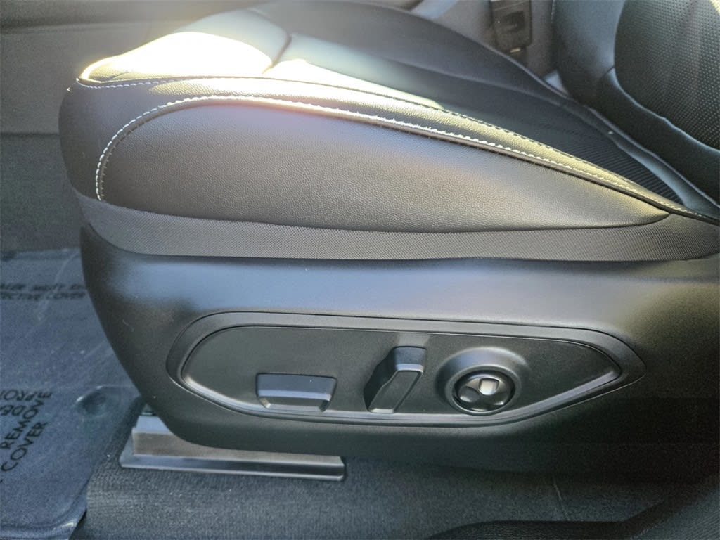 Thumbnail: 2025 Jeep Grand Cherokee - 18