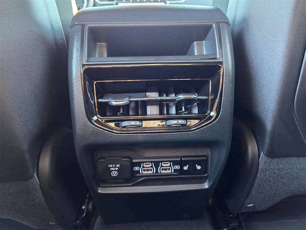 Thumbnail: 2025 Jeep Grand Cherokee - 16