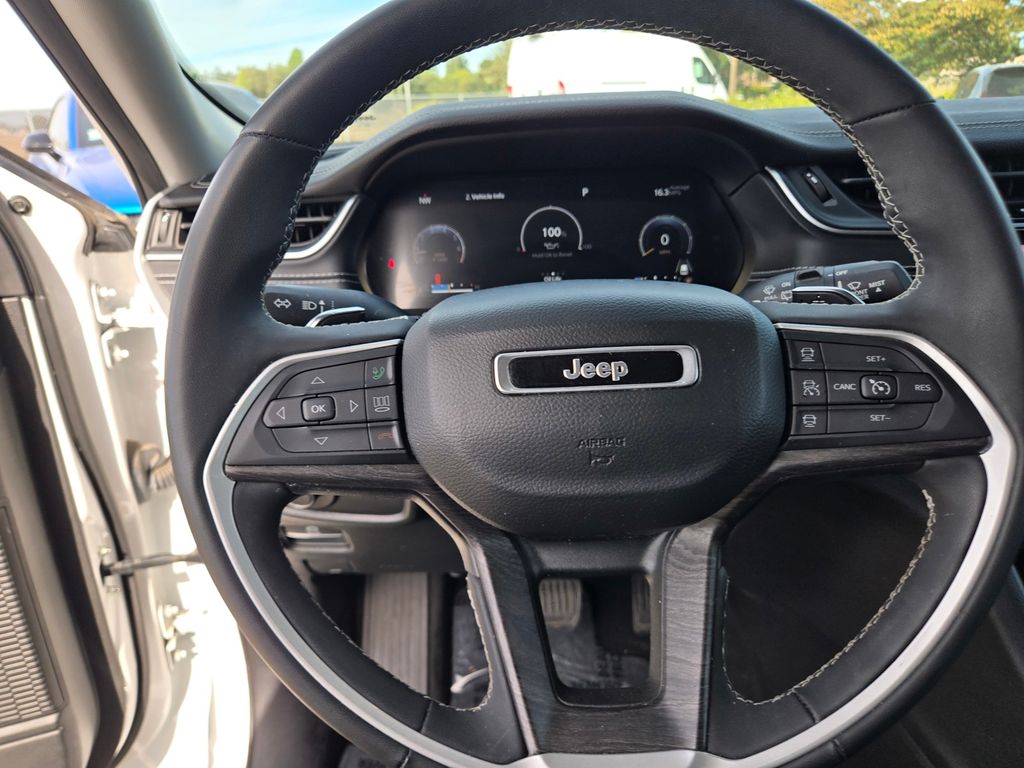 Thumbnail: 2023 Jeep Grand Cherokee - 11