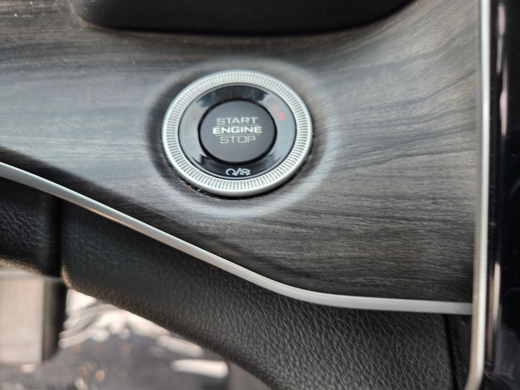 Thumbnail: 2023 Jeep Grand Cherokee - 18