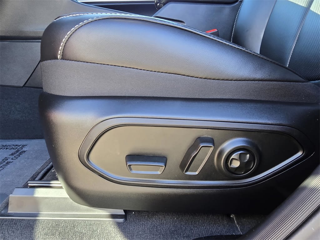 Thumbnail: 2025 Jeep Grand Cherokee - 16