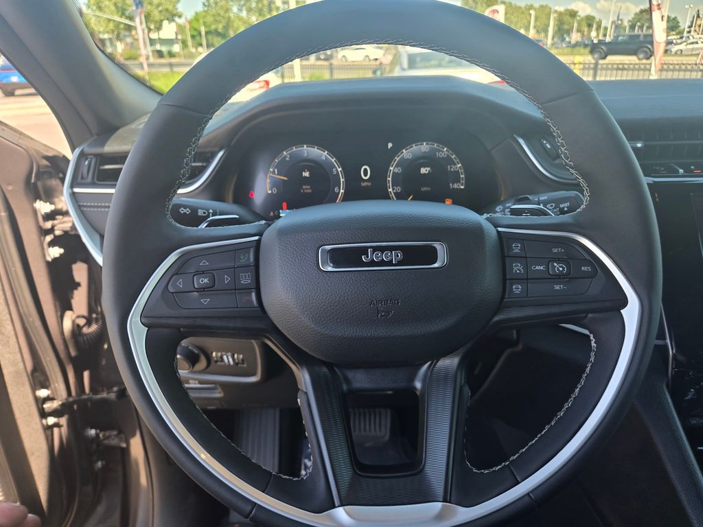 Thumbnail: 2026 Jeep Grand Cherokee L - 11