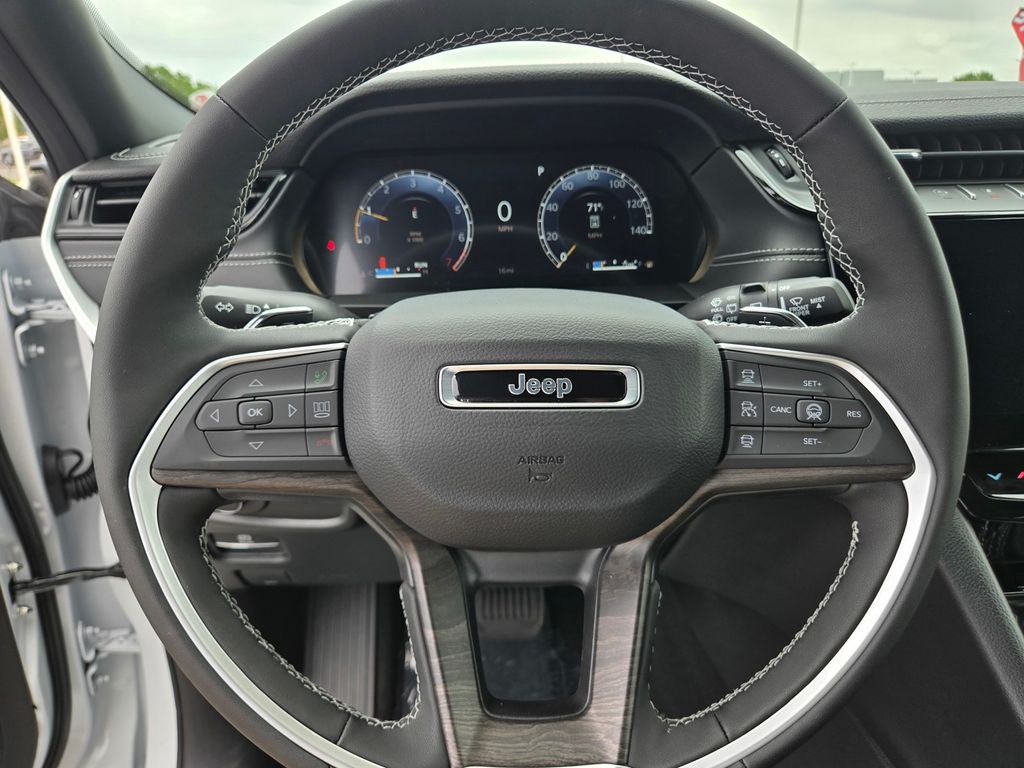 Thumbnail: 2026 Jeep Grand Cherokee L - 11
