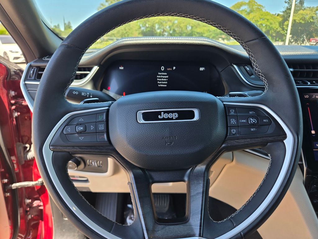 Thumbnail: 2023 Jeep Grand Cherokee L - 11