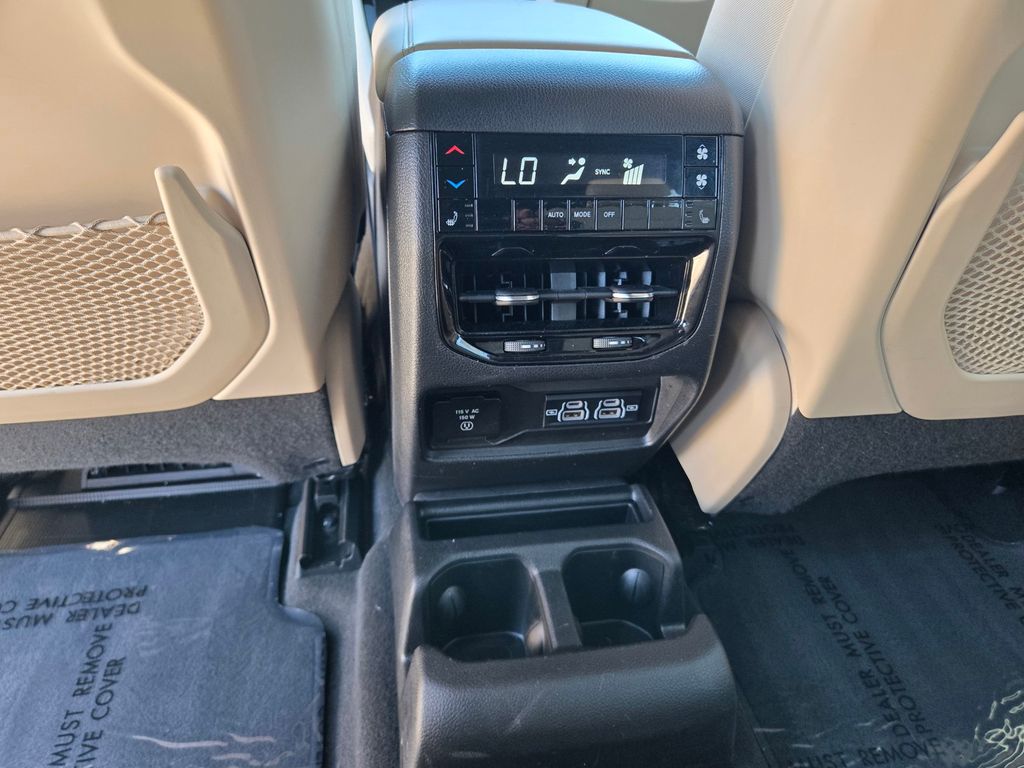Thumbnail: 2023 Jeep Grand Cherokee L - 16