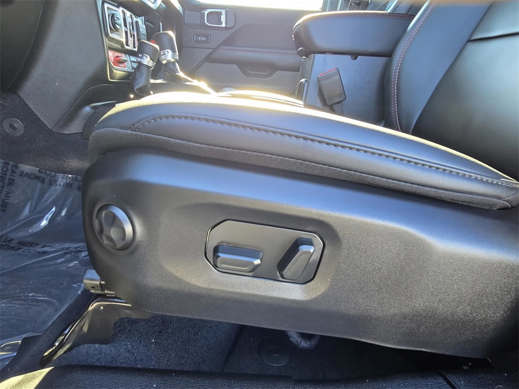 Thumbnail: 2026 Jeep Wrangler - 17