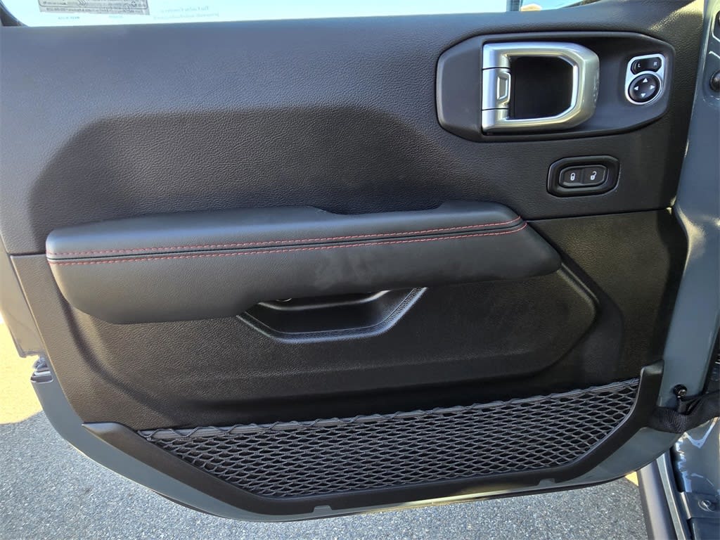 Thumbnail: 2026 Jeep Wrangler - 18