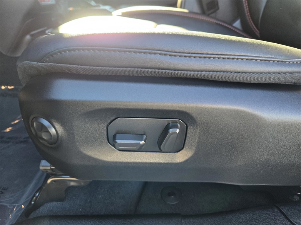 Thumbnail: 2025 Jeep Wrangler - 17