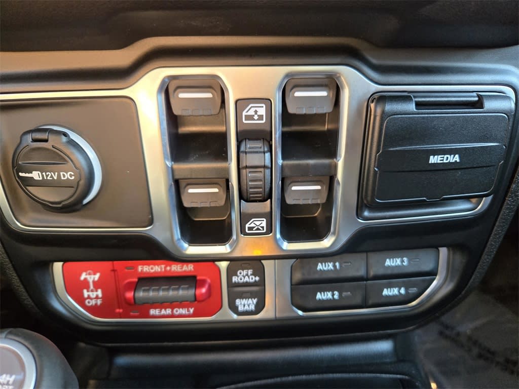 Thumbnail: 2025 Jeep Wrangler - 19