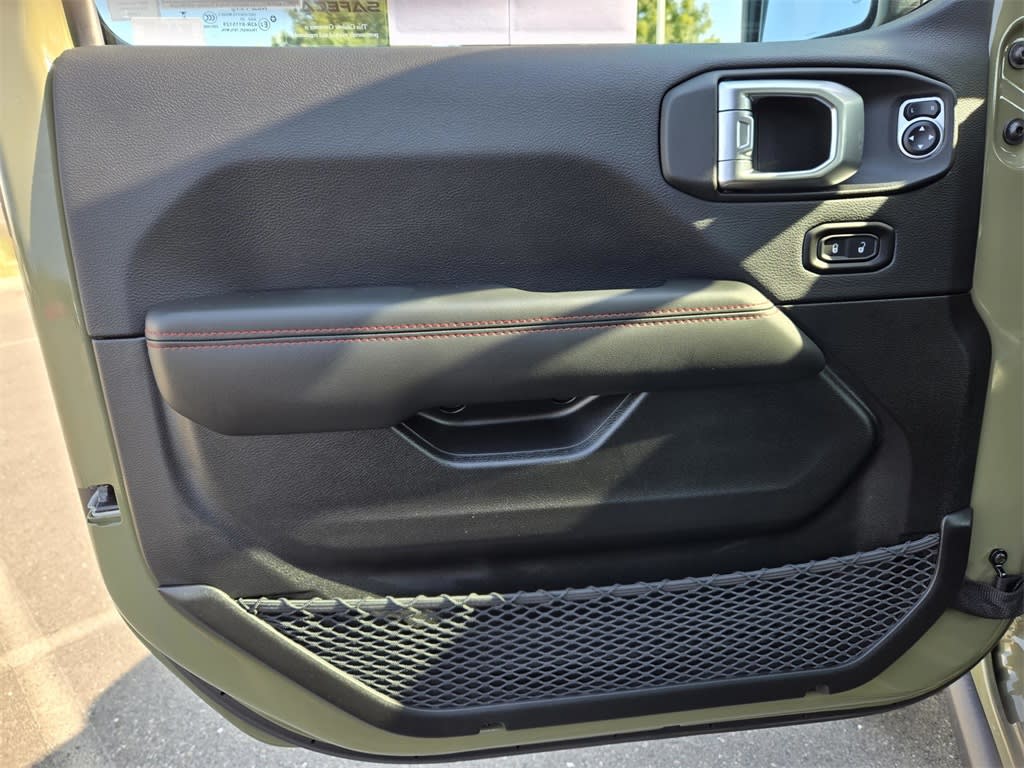 Thumbnail: 2025 Jeep Wrangler - 18