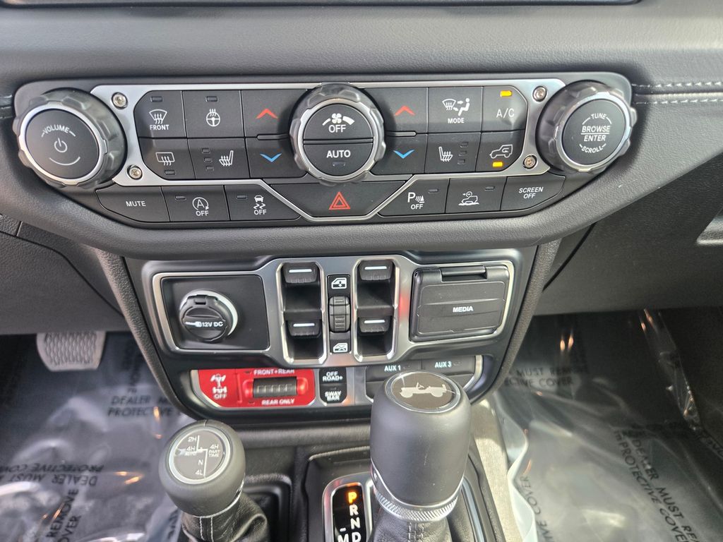 Thumbnail: 2026 Jeep Wrangler - 19