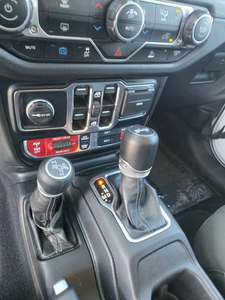 Thumbnail: 2024 Jeep Wrangler - 13