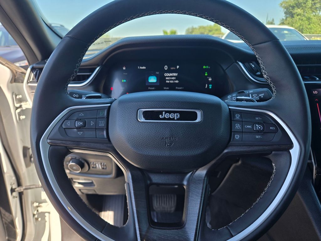 Thumbnail: 2024 Jeep Grand Cherokee - 12