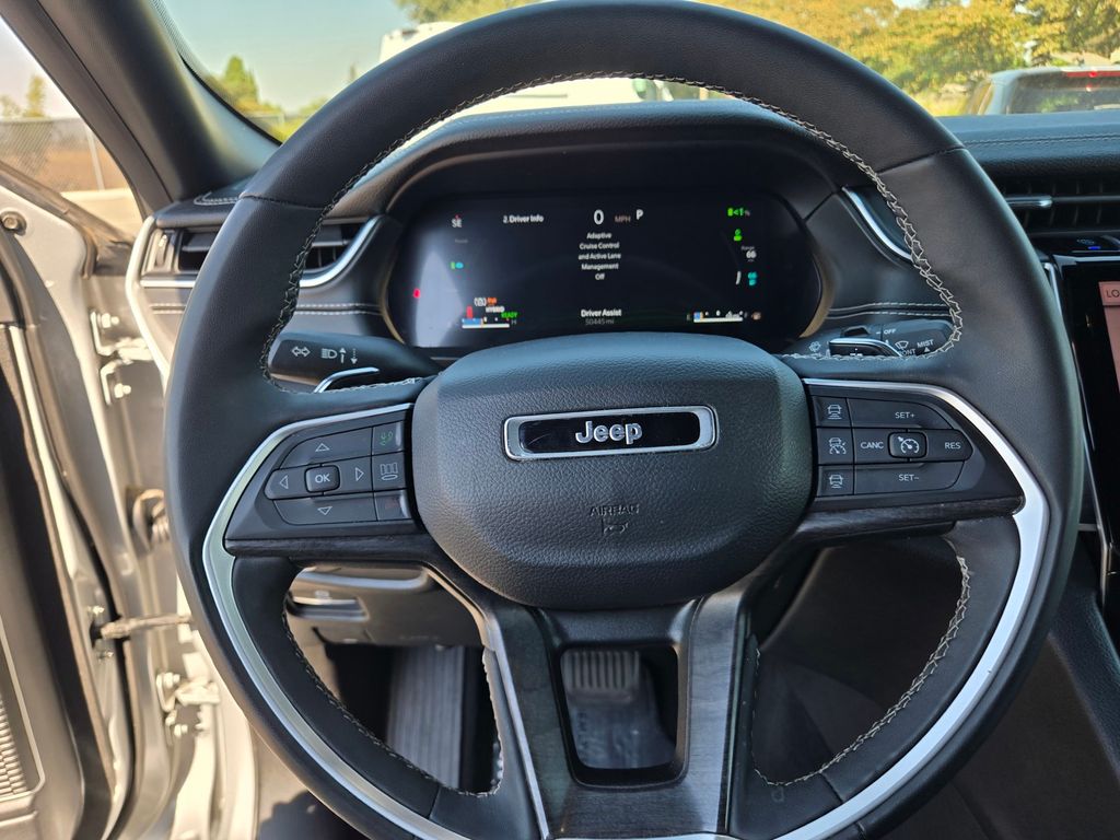 Thumbnail: 2024 Jeep Grand Cherokee - 11