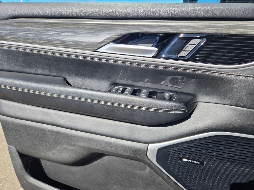 Thumbnail: 2024 Jeep Wagoneer - 20