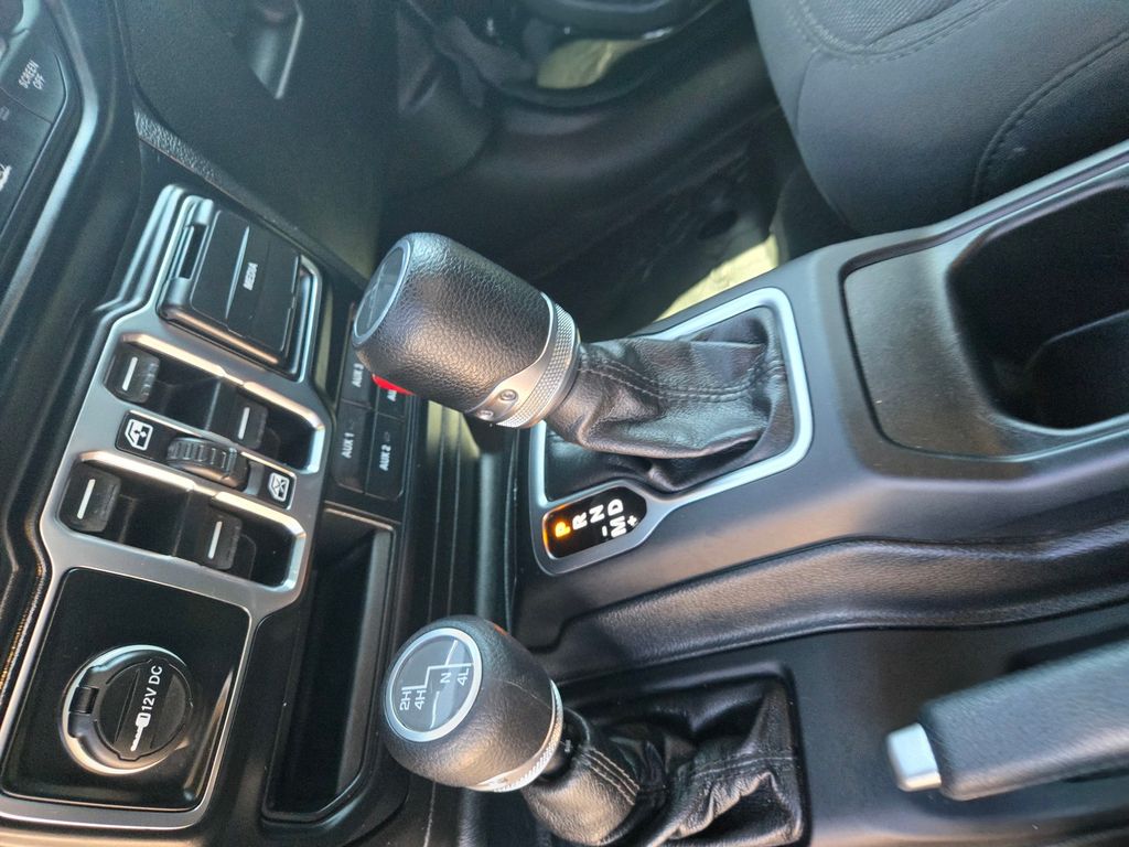 Thumbnail: 2020 Jeep Gladiator - 11