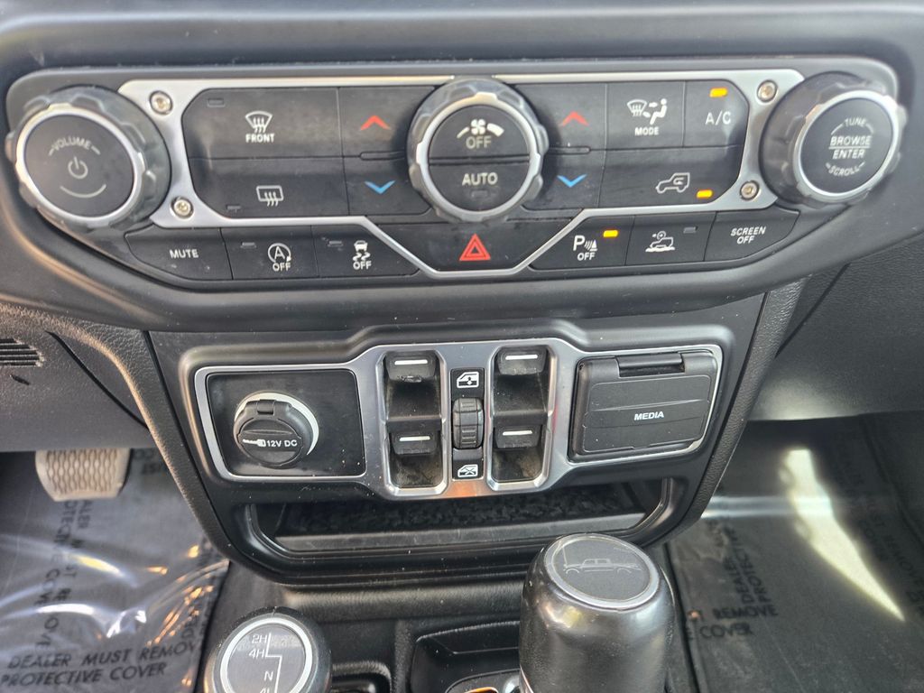 Thumbnail: 2023 Jeep Gladiator - 18