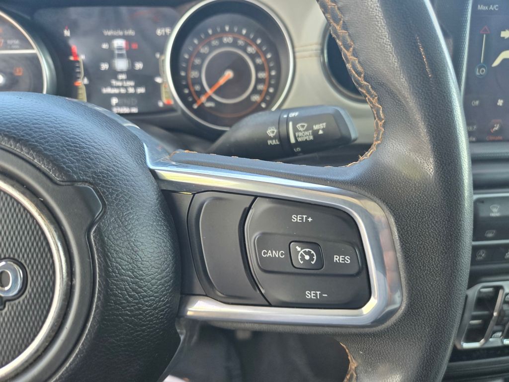 Thumbnail: 2023 Jeep Gladiator - 23