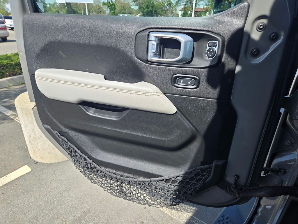 Thumbnail: 2023 Jeep Gladiator - 22