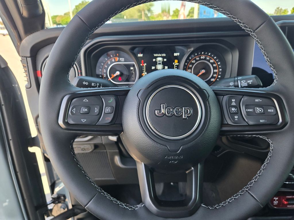 Thumbnail: 2026 Jeep Gladiator - 12