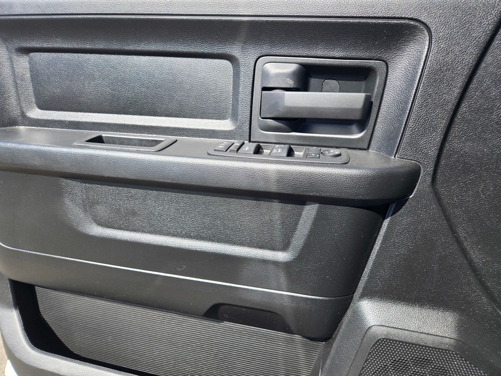 Thumbnail: 2024 RAM 1500 - 19