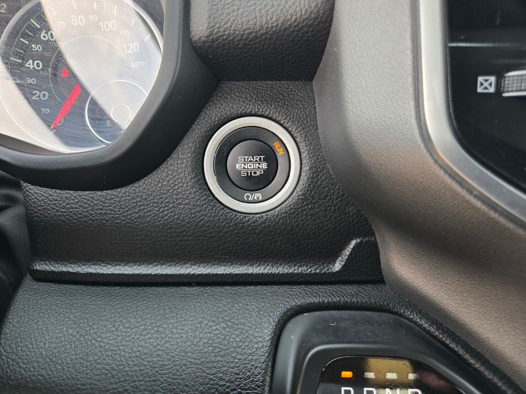 Thumbnail: 2025 RAM 1500 - 18