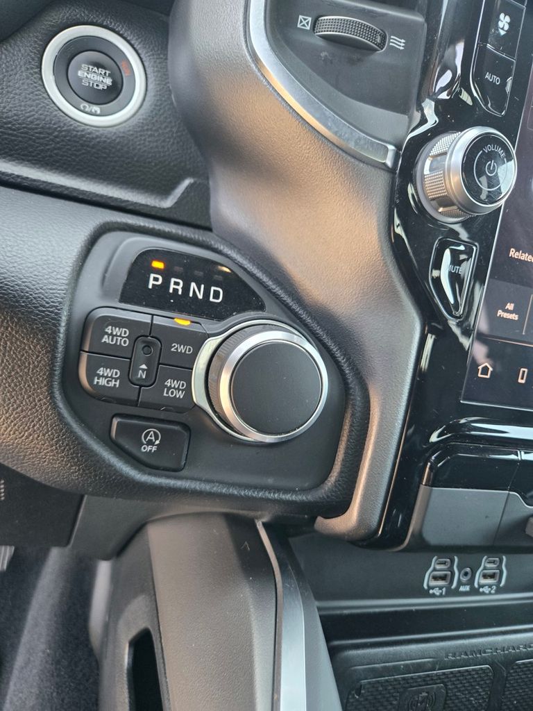 Thumbnail: 2025 RAM 1500 - 18