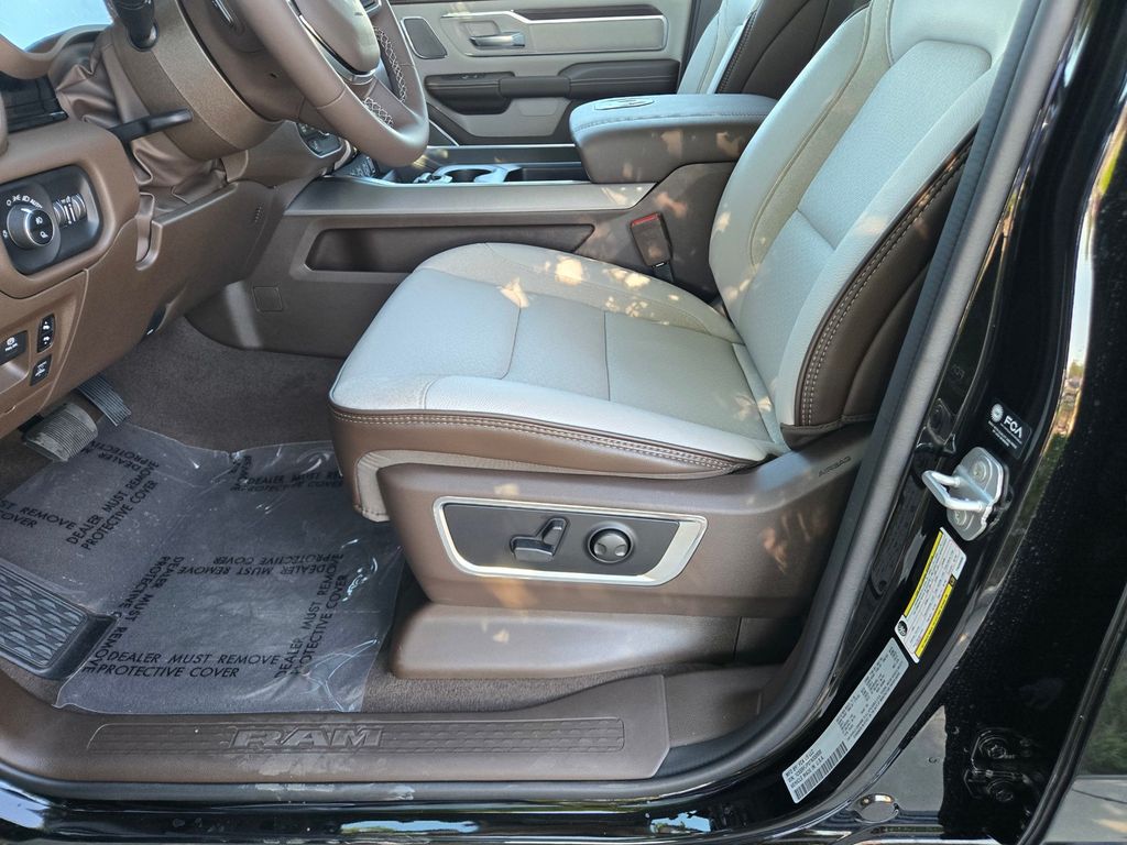 Thumbnail: 2026 RAM 1500 - 9