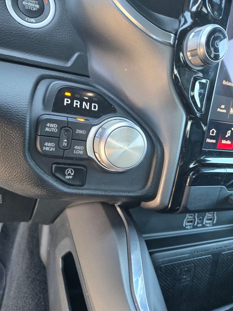 Thumbnail: 2025 RAM 1500 - 17