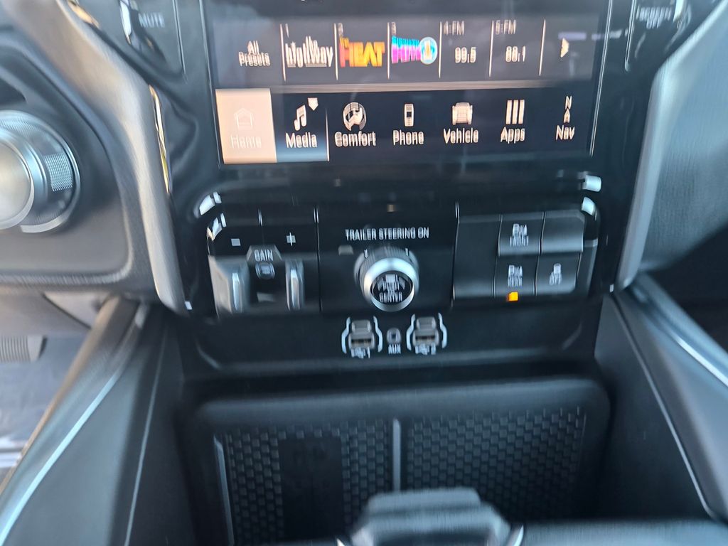 Thumbnail: 2026 RAM 1500 - 17