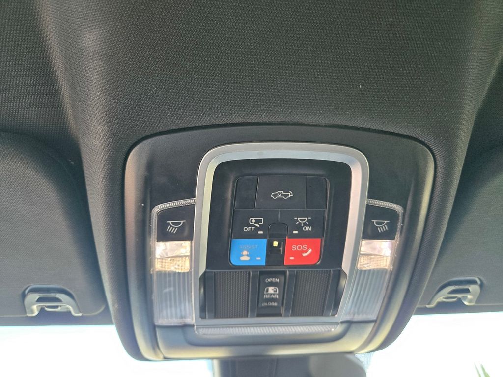 Thumbnail: 2025 RAM 1500 - 18