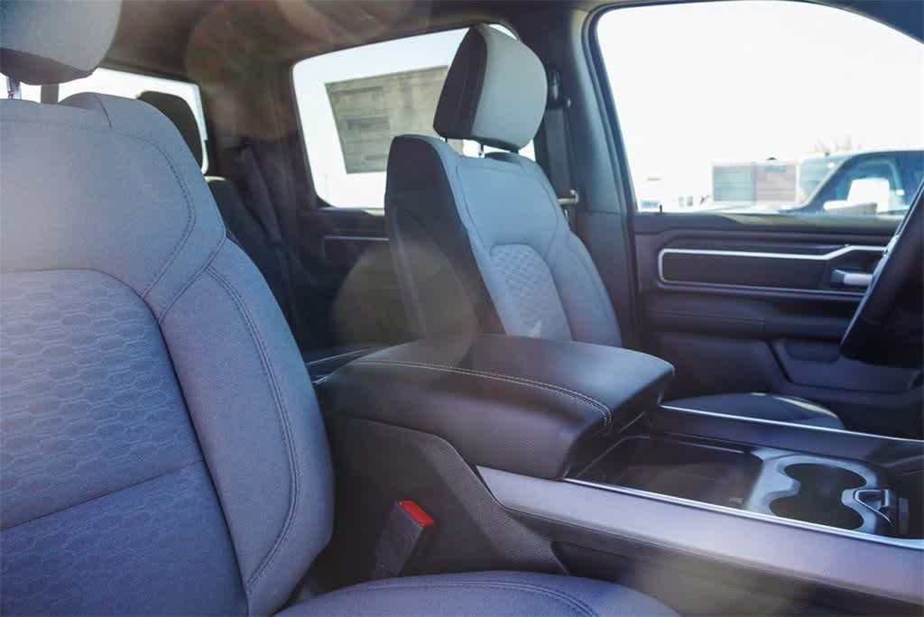 Thumbnail: 2025 RAM 1500 - 8