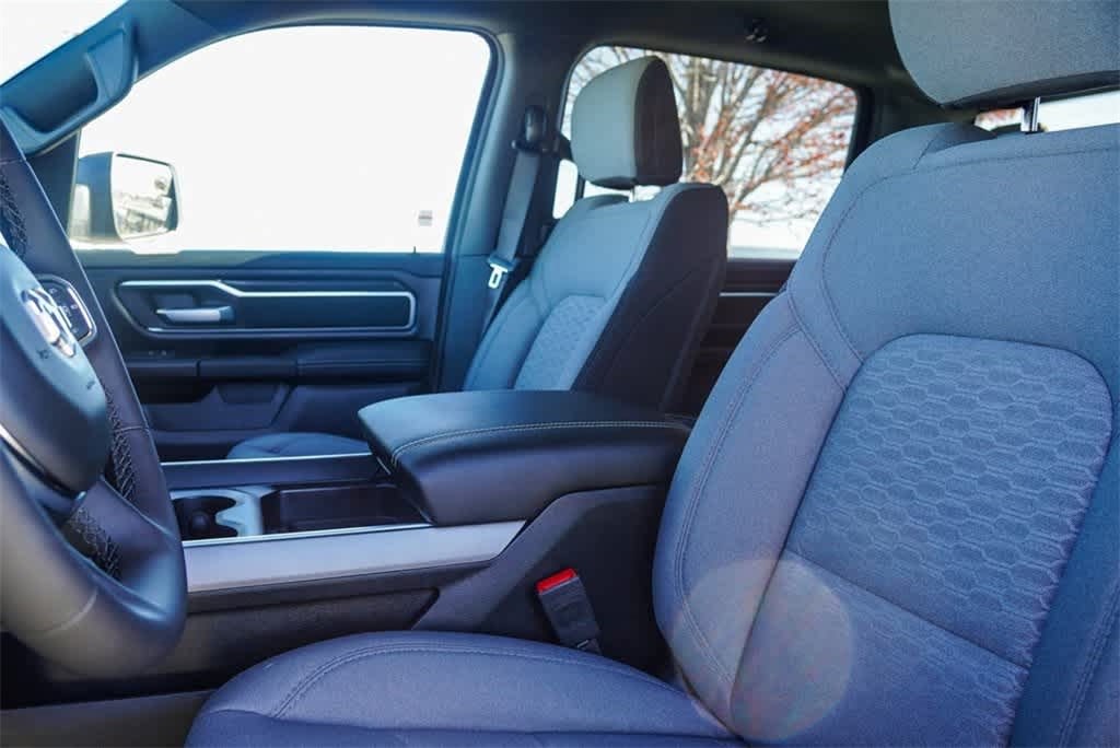 Thumbnail: 2025 RAM 1500 - 9