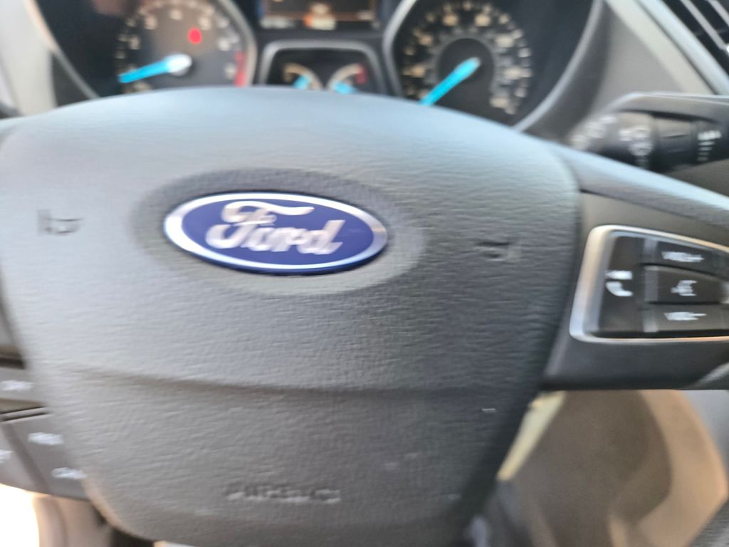Thumbnail: 2017 Ford Escape - 21