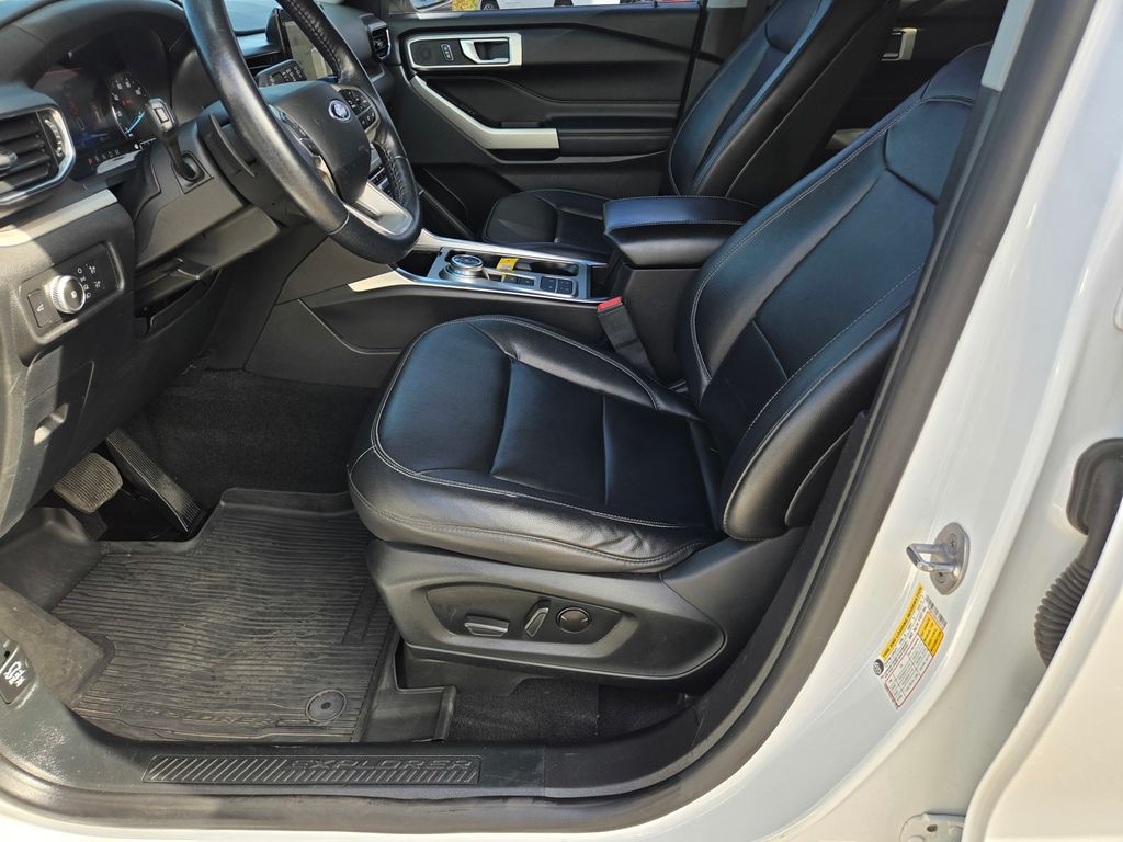 Thumbnail: 2020 Ford Explorer - 9